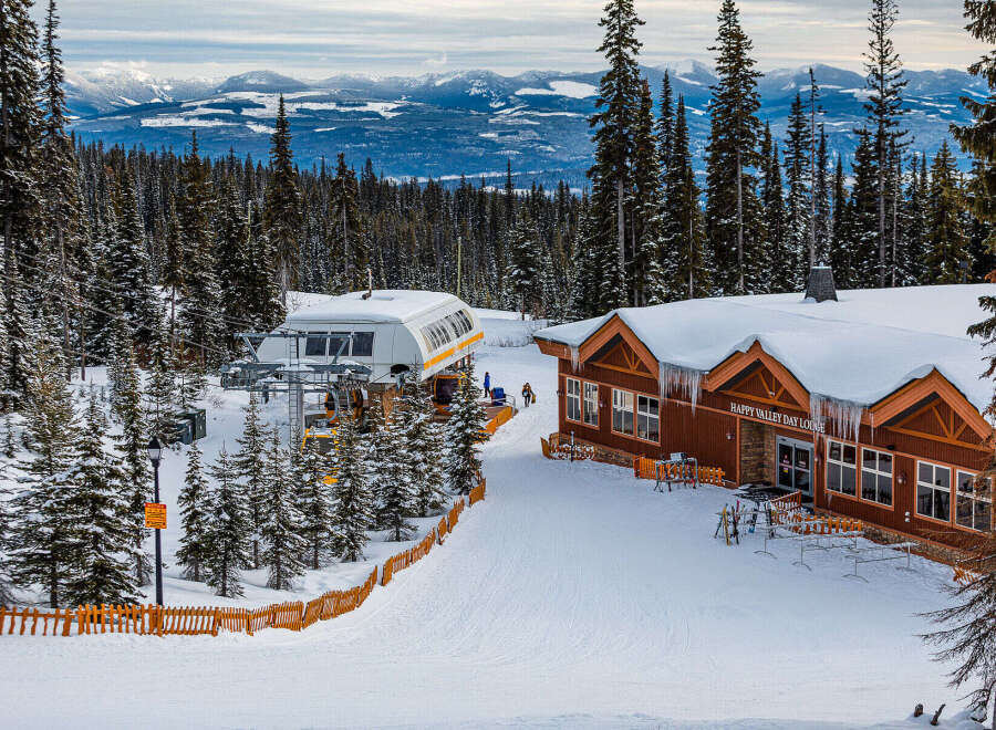 Nestled in a winter wonderland, this charming lodge offers a perfect blend of comfort and convenience.