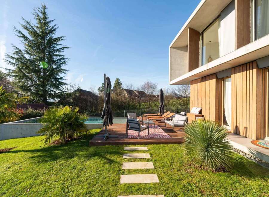 Experience luxury living in this stunning property featuring a modern architectural design.