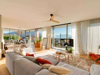 Experience luxury living in this stunning property with breathtaking mountain views.