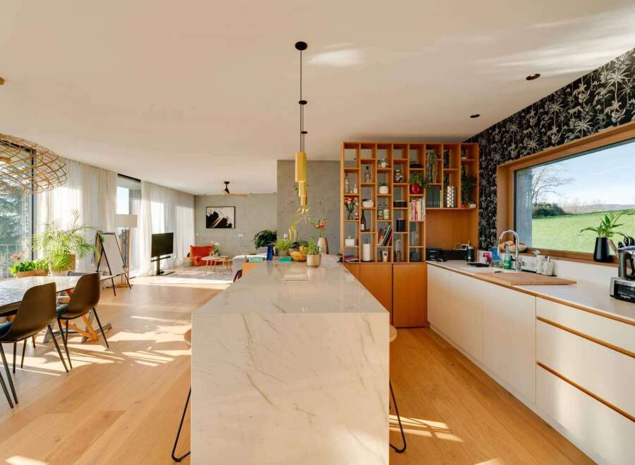 Experience modern luxury in this stunning open-concept home.