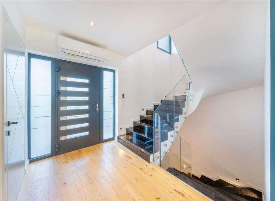 Step into modern elegance with this stunning property.