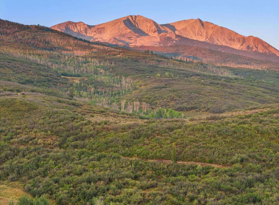 Experience the breathtaking beauty of this mountain landscape.
