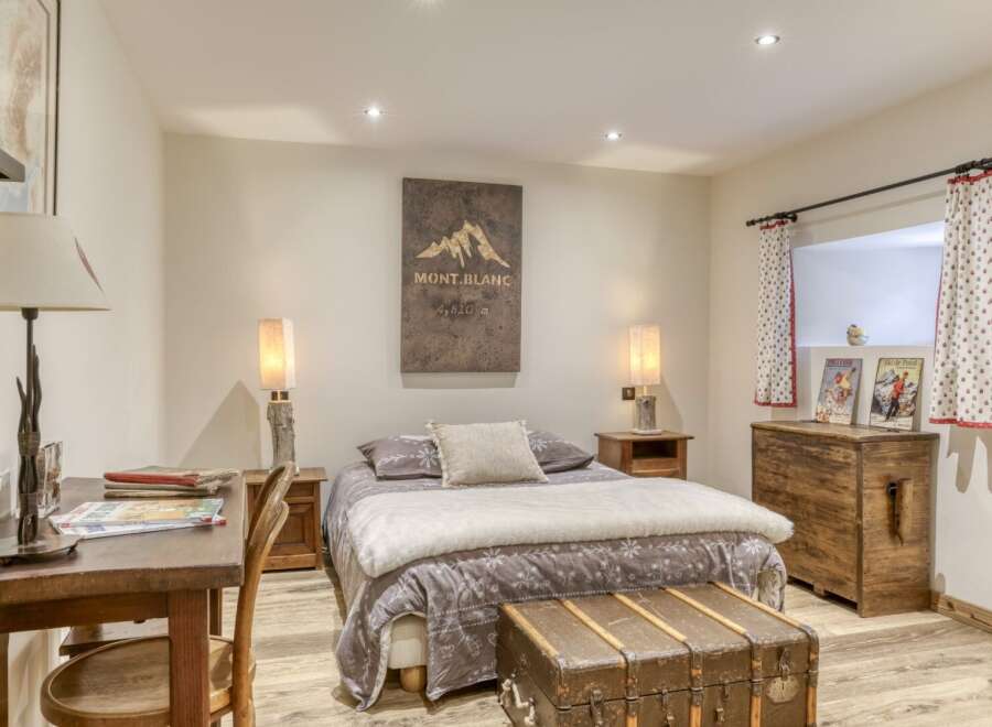 Discover the charm of this cozy bedroom, perfect for a relaxing retreat.