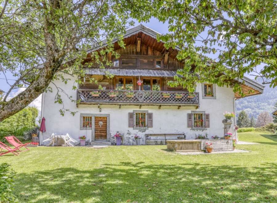 Charming alpine chalet nestled in a picturesque setting, perfect for a tranquil retreat.