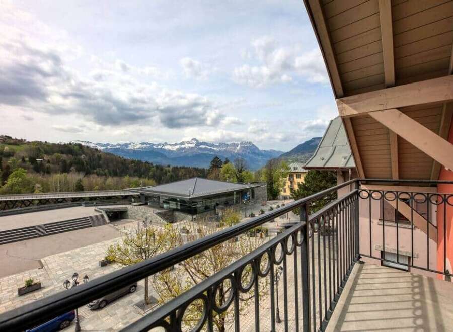 Enjoy breathtaking mountain views from this stunning property.