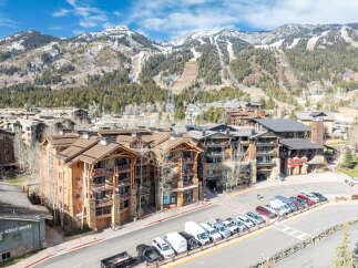 Discover the charm of this stunning property nestled in a picturesque mountain setting.