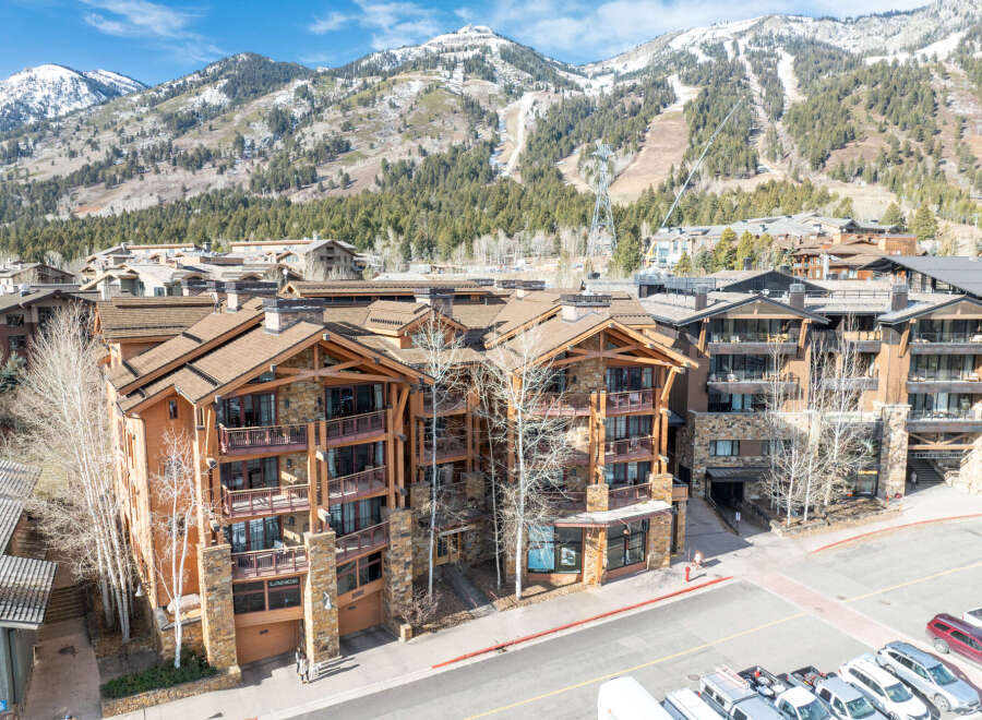 Discover luxury living in this stunning mountain property, featuring exquisite architecture and breathtaking views.