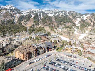 Experience luxury living in this stunning mountain property, offering breathtaking views and unparalleled access to world-class skiing.
