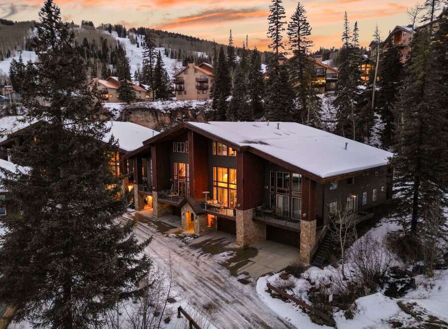Discover luxury living in this stunning mountain home, perfect for a serene getaway.