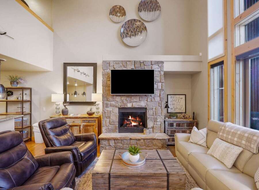 Experience luxury living in this stunning property! Featuring a cozy fireplace, perfect for those chilly evenings, and a spacious living area ideal for entertaining.