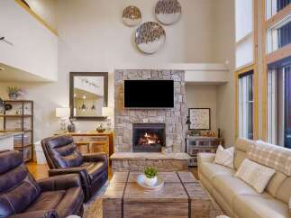 Experience luxury living in this stunning property! Featuring a cozy fireplace, perfect for those chilly evenings, and a spacious living area ideal for entertaining.
