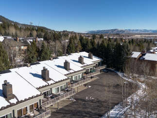Discover the charm of this stunning property nestled in a picturesque mountain setting.