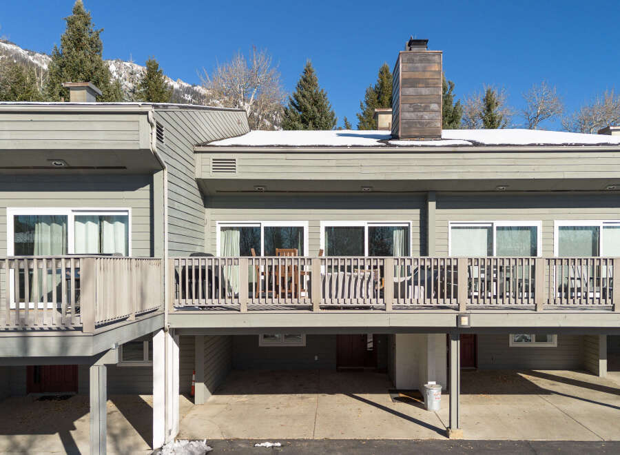 Discover the charm of this stunning property, featuring a beautifully designed exterior and a prime location.