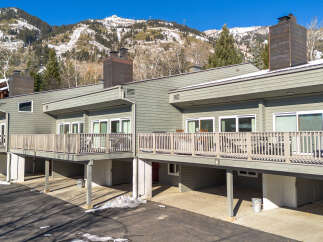 Discover the charm of this stunning property nestled amidst breathtaking mountain views.