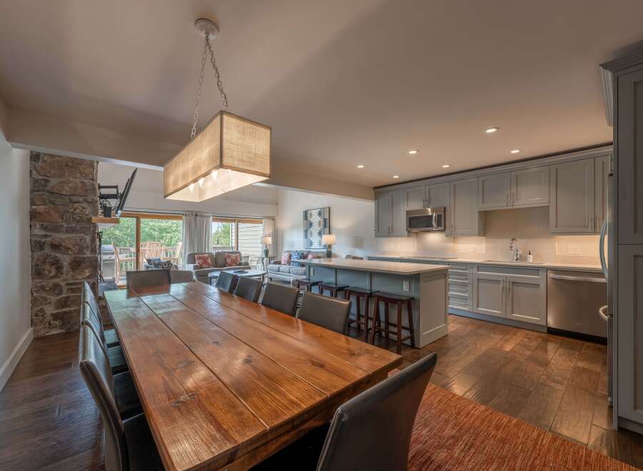 This stunning property boasts a spacious open-concept design, perfect for entertaining.