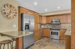 This stunning kitchen boasts a seamless blend of style and functionality, perfect for culinary enthusiasts.