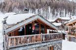 Experience the ultimate winter escape in this stunning chalet nestled in the heart of the mountains.