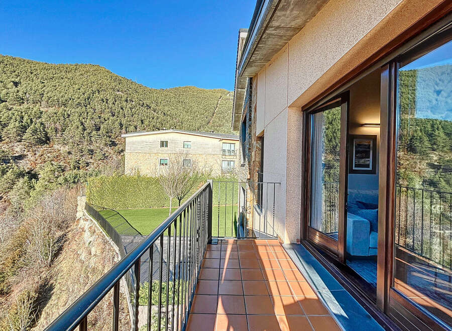 Enjoy breathtaking mountain views from this stunning property.