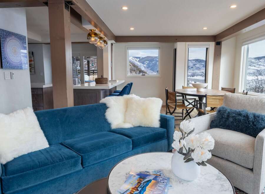 Experience luxury living in this stunning property with breathtaking mountain views.