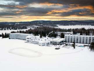 Discover a stunning winter retreat with this luxurious property.