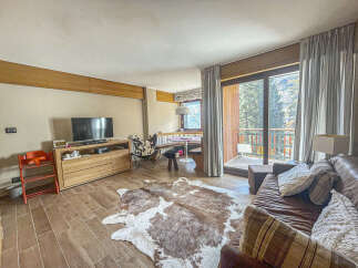 Discover the charm of this inviting living space, perfect for relaxation and entertainment.