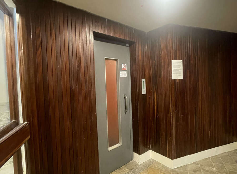 Discover a unique property with an elevator, offering convenience and accessibility.