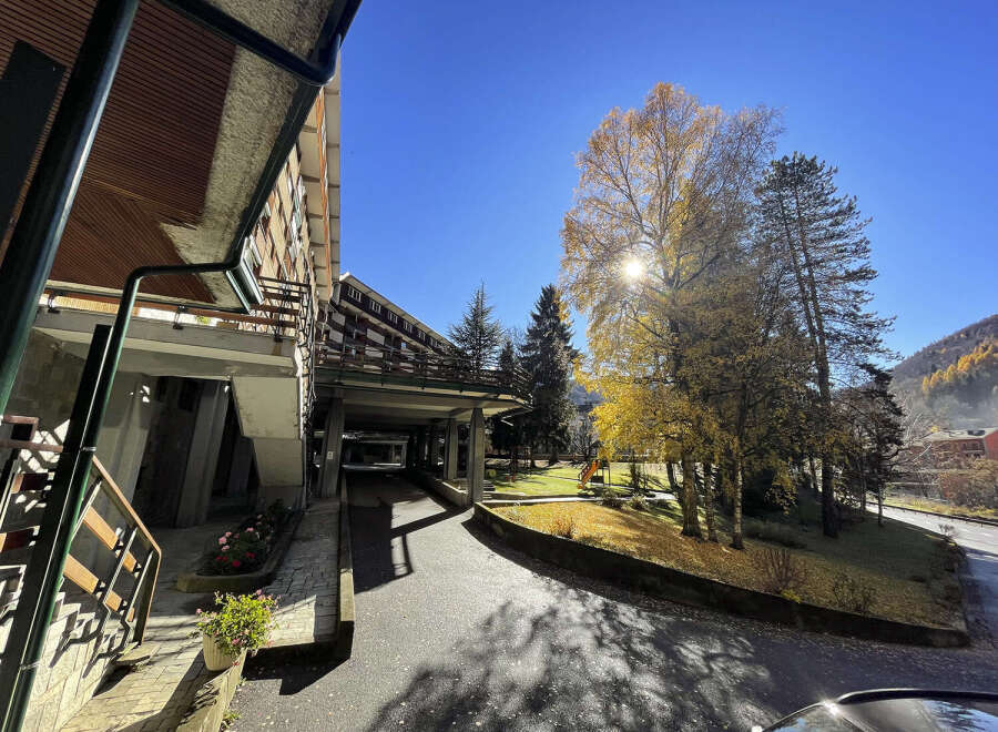 Discover a charming property nestled in a serene environment, perfect for those seeking tranquility.