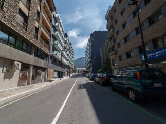 Explore urban living at its finest with this stunning property, perfectly situated in a vibrant city center.