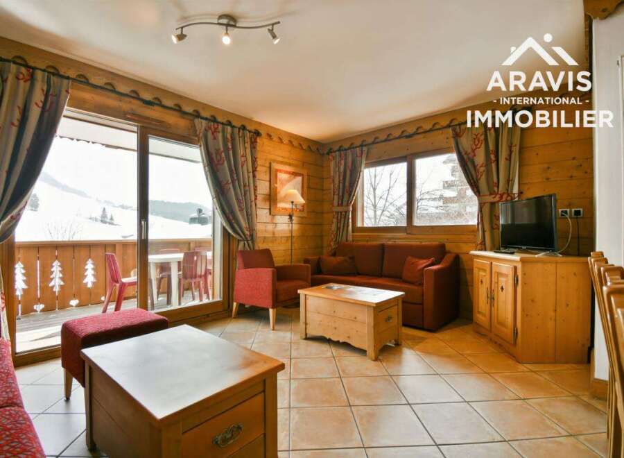Discover the charm of this cozy living space, perfect for a relaxing getaway.