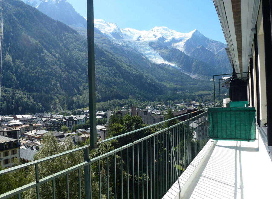 Enjoy breathtaking mountain views from this stunning property.