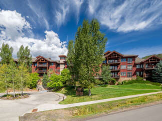 Discover luxury living at this stunning property! This beautiful residence features spacious balconies, perfect for enjoying the scenic views.