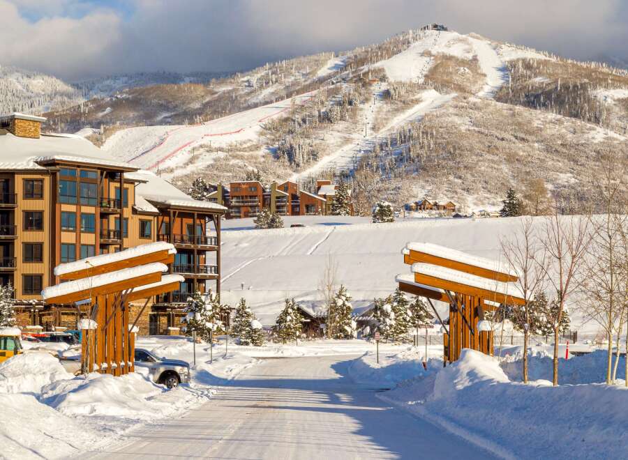 Experience the ultimate winter getaway in this stunning property nestled in a picturesque mountain setting.
