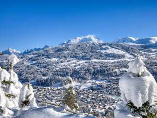 Experience the charm of a winter wonderland in this picturesque mountain village.