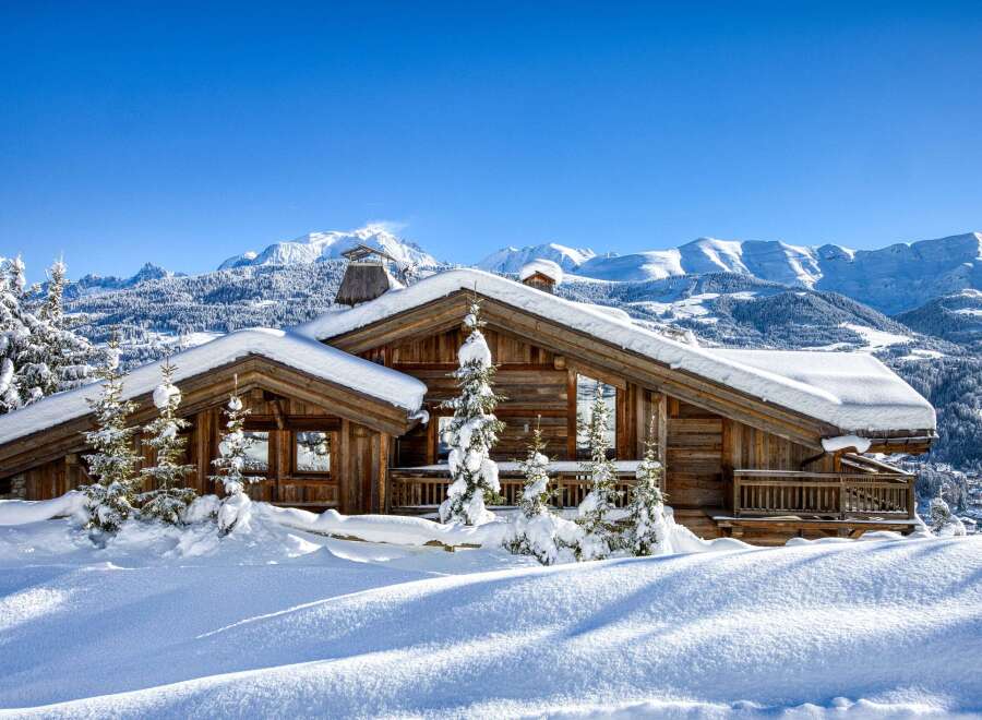 Experience the ultimate winter escape in this stunning chalet nestled in the heart of the mountains.