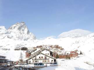 Discover the charm of this stunning property nestled in a picturesque mountain village.