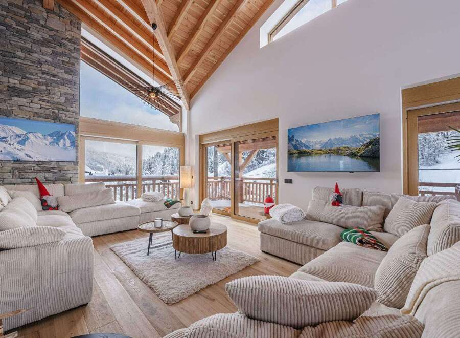 Experience luxury living in this stunning chalet, boasting breathtaking mountain views and a cozy, inviting atmosphere.