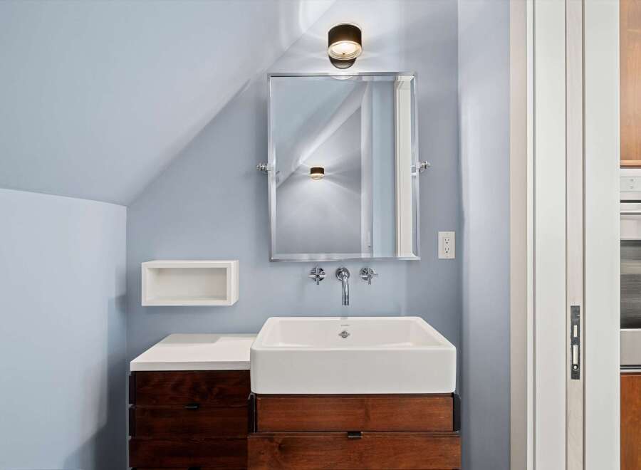 This modern bathroom features a sleek design with a minimalist aesthetic.