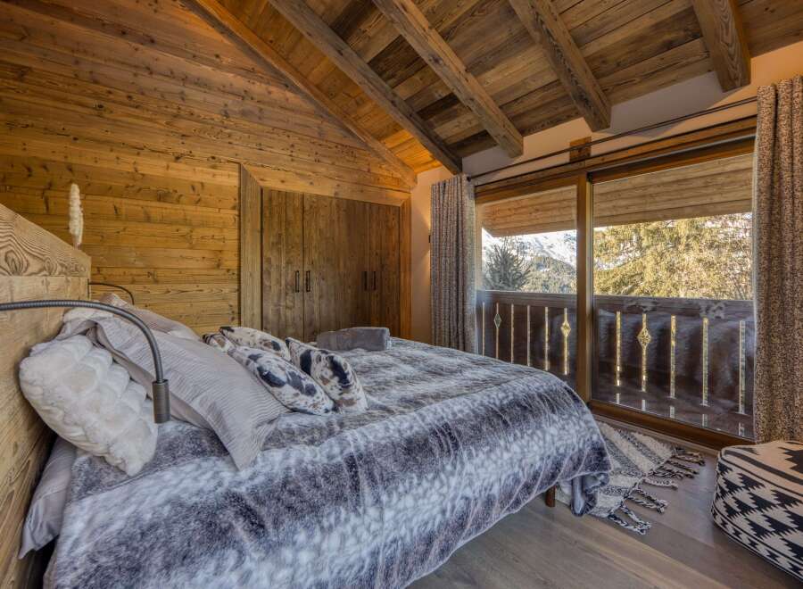 Experience the ultimate in alpine luxury with this stunning bedroom.