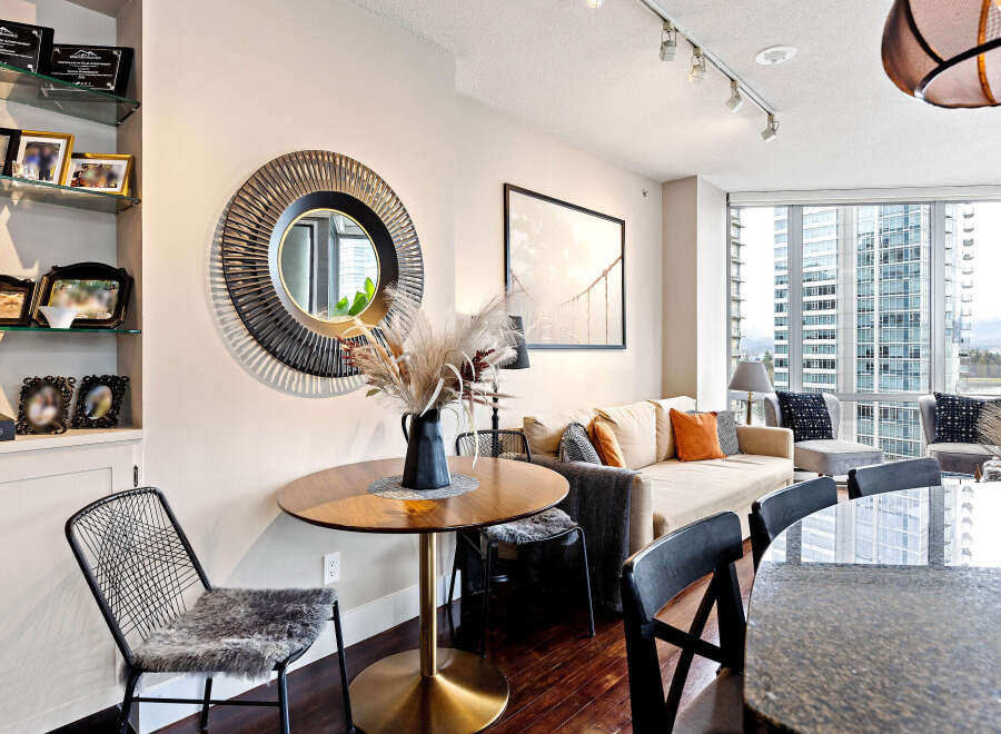 Experience luxury living in this stunning condo, featuring a modern design and breathtaking city views.