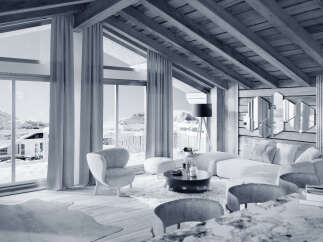 Experience luxury living in this stunning chalet, boasting breathtaking mountain views.