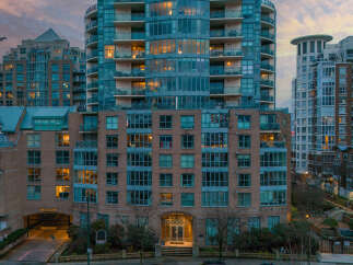 Discover luxury living in this stunning high-rise building.