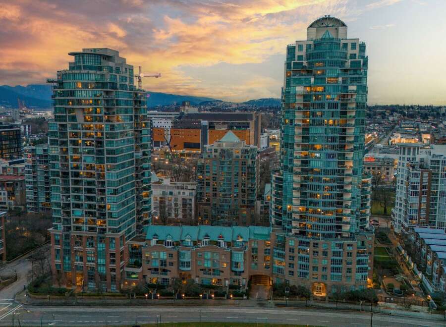 Experience luxury living in this stunning high-rise condo with breathtaking city views.