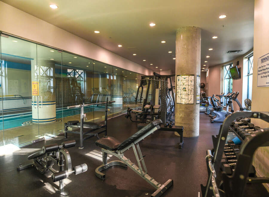This well-equipped gym offers a variety of workout options, including weight machines, free weights, and cardio equipment.