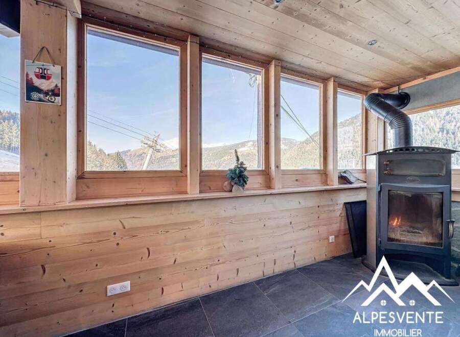 Experience the warmth of this charming chalet with stunning mountain views.