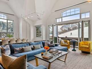 Experience luxury living in this stunning property with breathtaking mountain views.