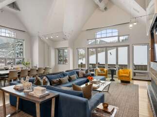 Experience luxury living in this stunning property, boasting a spacious and modern interior.