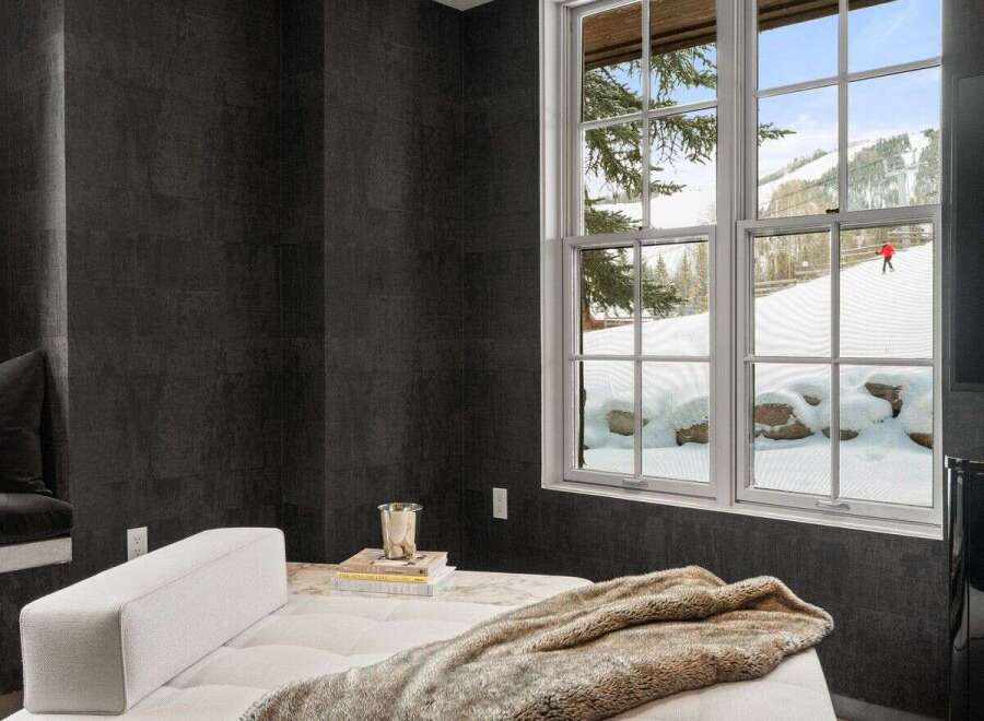 Experience luxury and comfort in this stunning property.