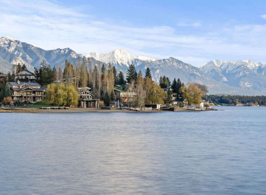 Discover the epitome of lakeside living with this stunning property.