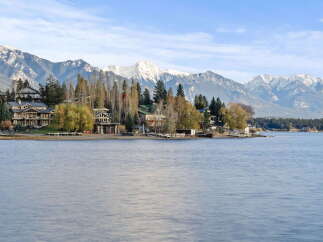 Discover the epitome of lakeside living with this stunning property.