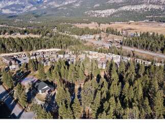 Discover a stunning property nestled amidst the beauty of nature.